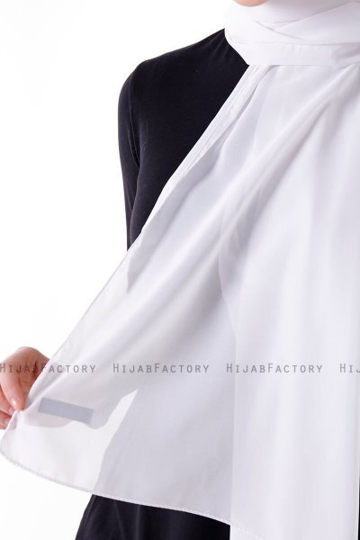 Hadise - Hijab Chiffon Bianca