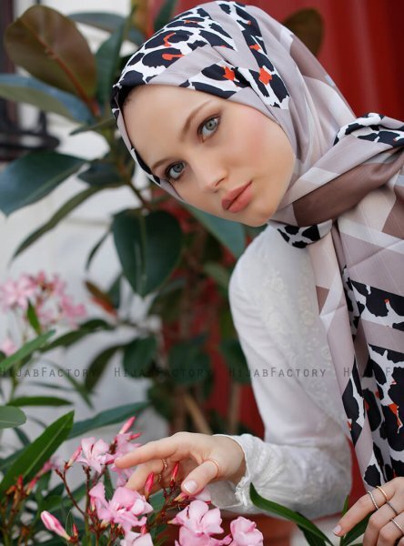 Yumna - Hijab Fantasia Marrone Chiaro